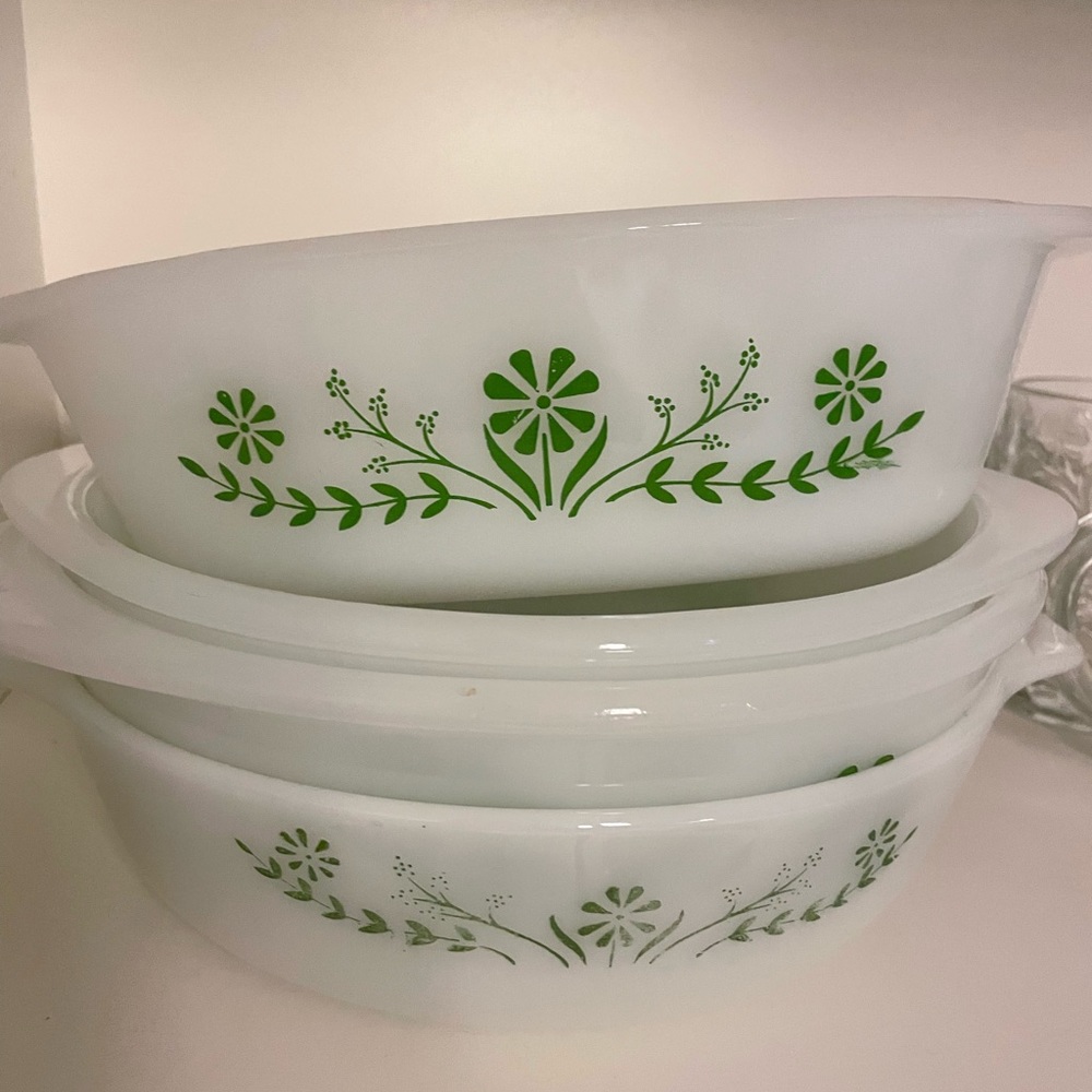 Vintage Pyrex set of 4